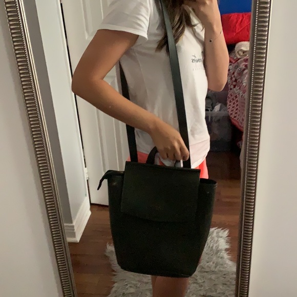 Vegan leather green backup & convertible purse - Picture 5 of 7